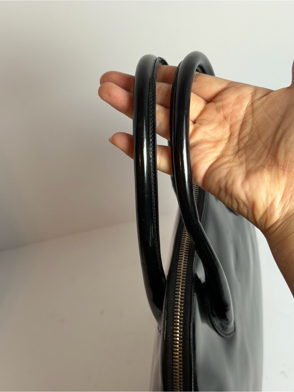 Salvatore Ferragamo Gancini Black Patent Leather Handbag Satchel - Picture 8 of 14